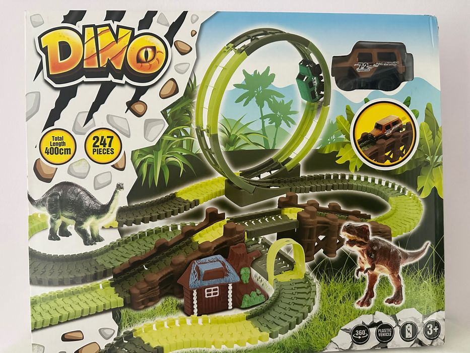 Dino писта момчета Писта с динозаври, с примка и аксесоари, бр.7 броя подарък
