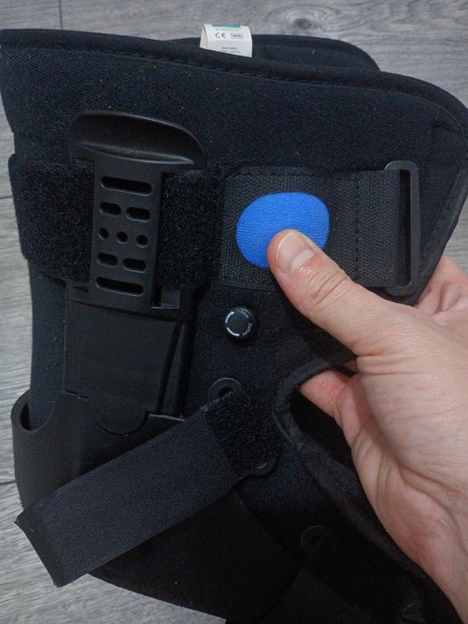 Orteză gleznă plastic, walker, model scurt, perna de aer, marime M