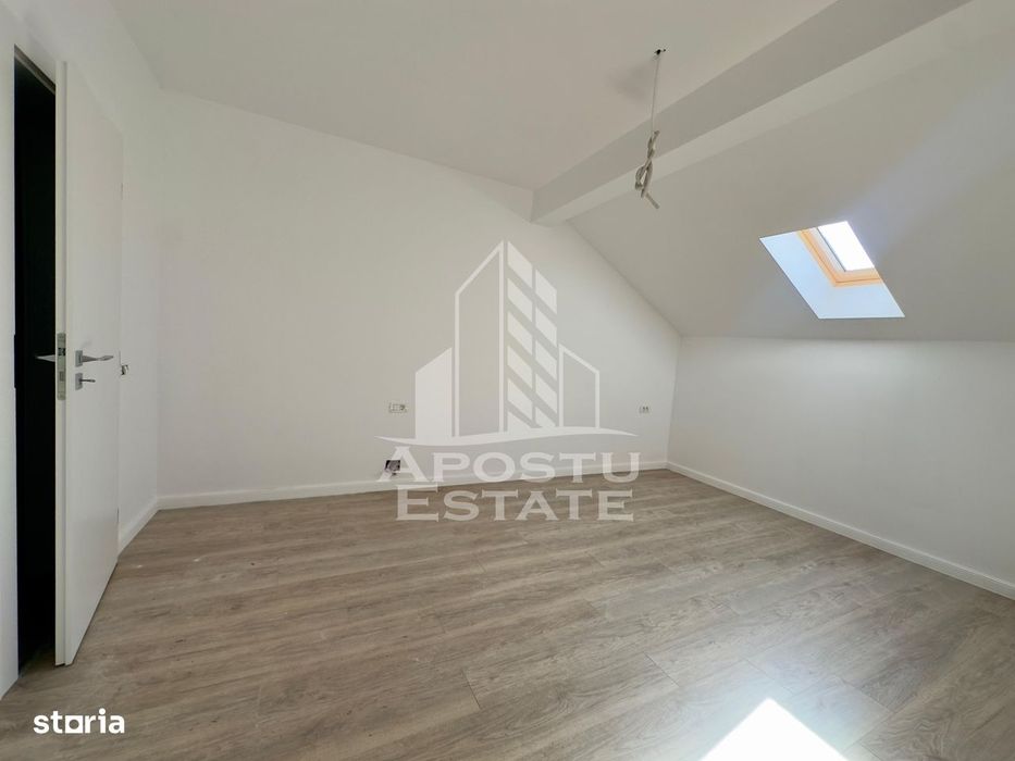 Penthouse cu 3 camere, 2 bai si dressing in spate la Lidl.