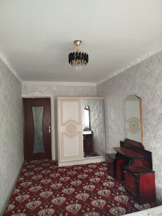 Mikrorayon, bozorcha orqasida kvartira