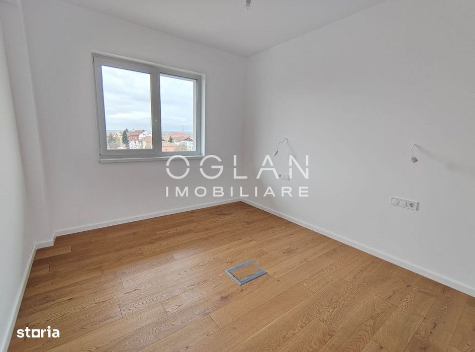 Penthouse 4 cam, terasa 78 mp, La Cheie, D. Stanca
