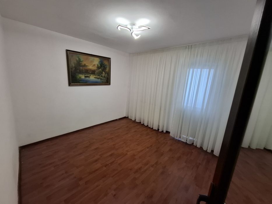 De Vânzare: Apartament 3 Camere Decomandat – Etaj 1