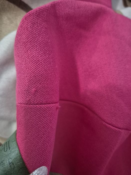 Rochie midi roz/fucsia cu decupaj – elegantă și feminină XS