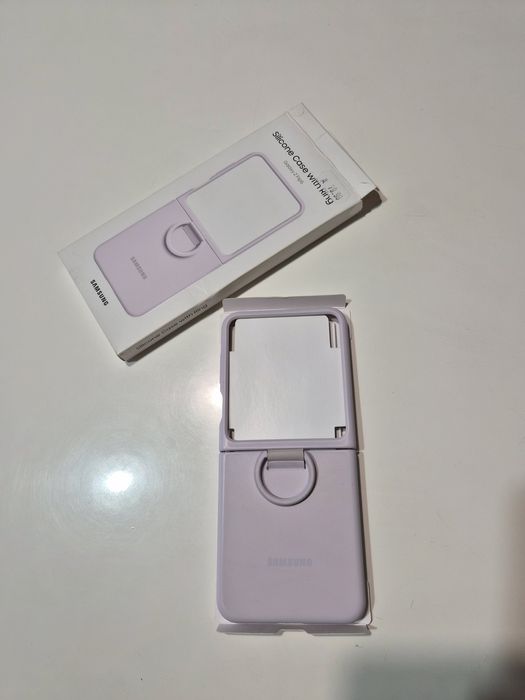 Samsung Galaxy Z Flip5 (8GB/512GB) – Като нов + Оригинален кейс