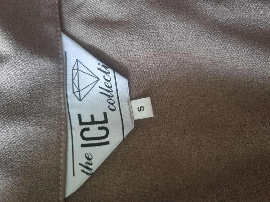 Продам брючный костюм