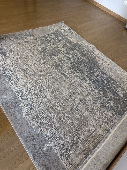 Продам ковёр 2 на 2,5