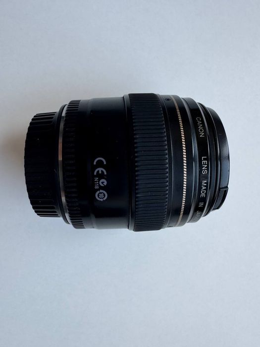 Обьектив Canon Lens EF  85 1.8 .В отличном состоянии!Четкость фокусиро