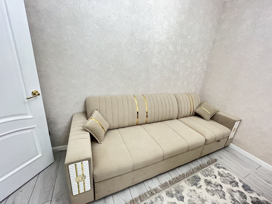 Диван просторный