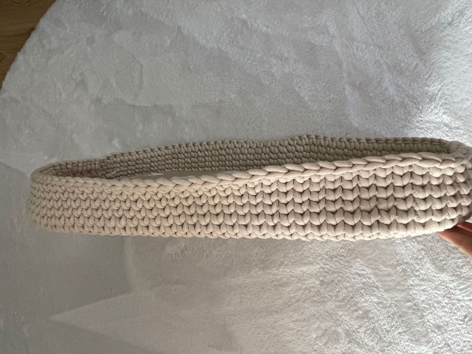 Ръчно изработен кош с малко матраче