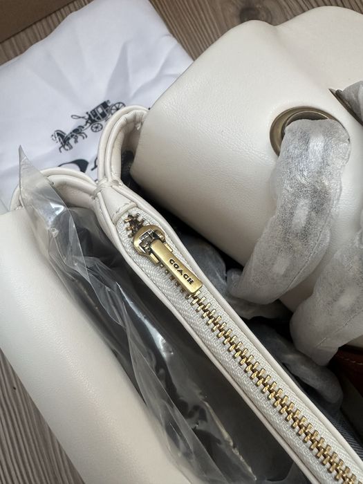 Дамска чанта Tabby Shoulder Bag 26 в бял цвят