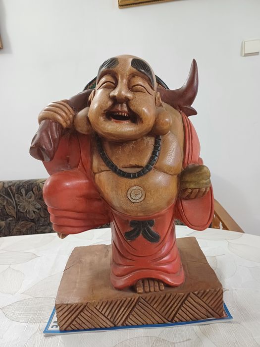 Голям дървен буда