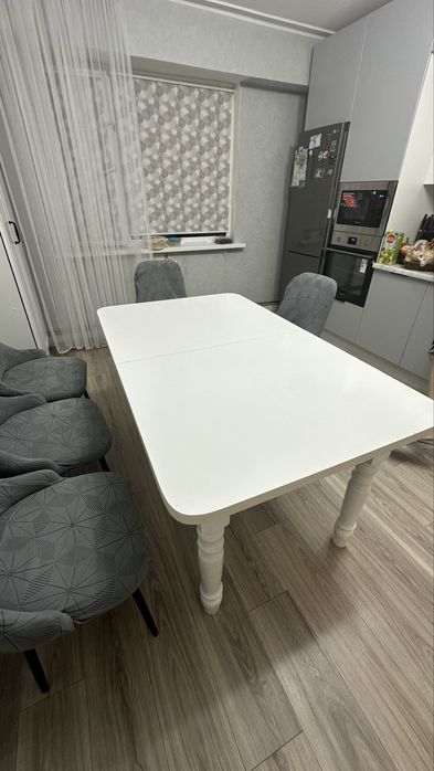 Продам стол и стулья