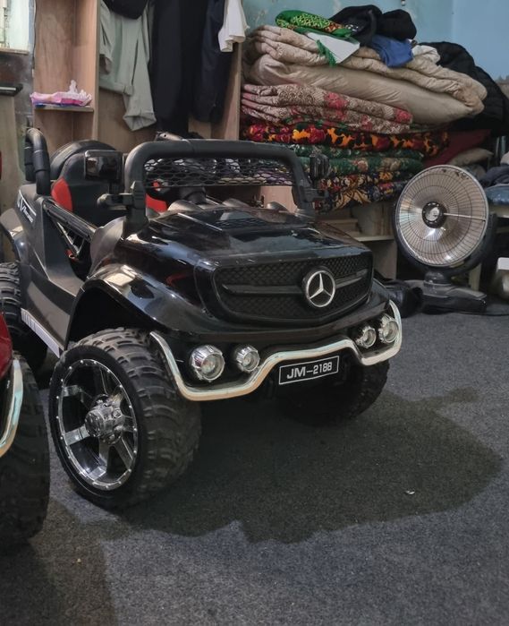 Mersedes-benz bolalar uchun moshinalari sotiladi