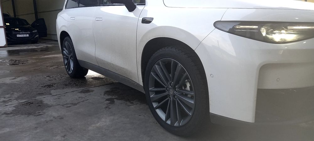 255 45 р21 Зимние!Leepmotor c16 zeekr 001