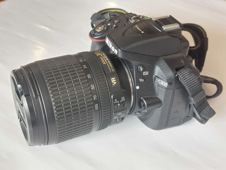 Nikon D5300 + обектив Nikkor 18-105 + Аксесоари