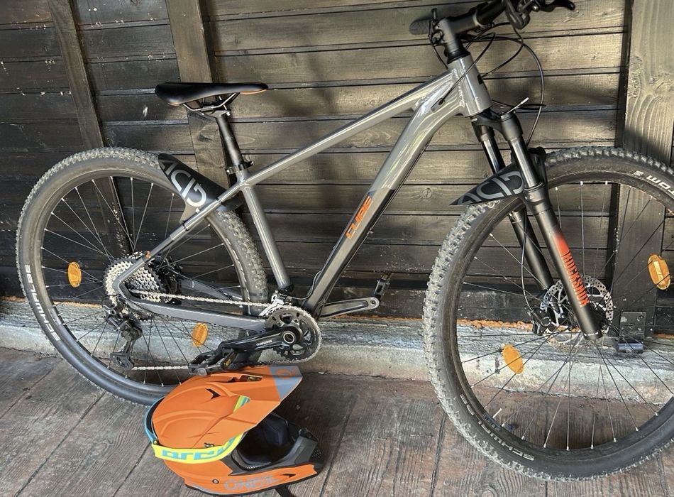 vand bicicleta cube race one