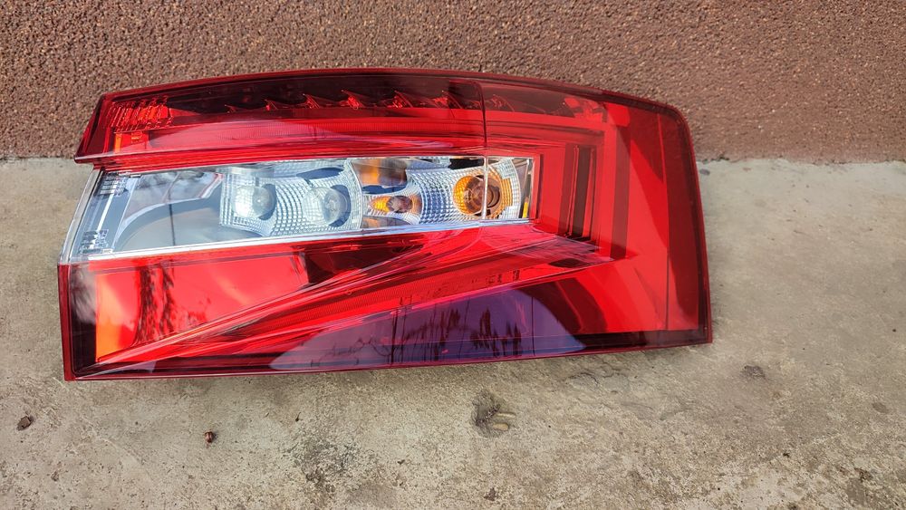 Lampa stop Dr Skoda Superb 3 Sedan