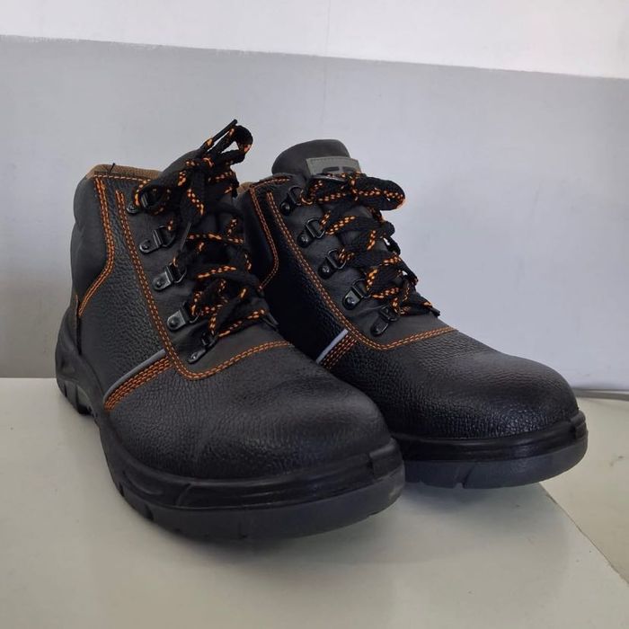 Рабочие ботинки, спецобувь, берцы