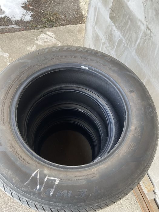 Продам шины 225/65/17 трианжел