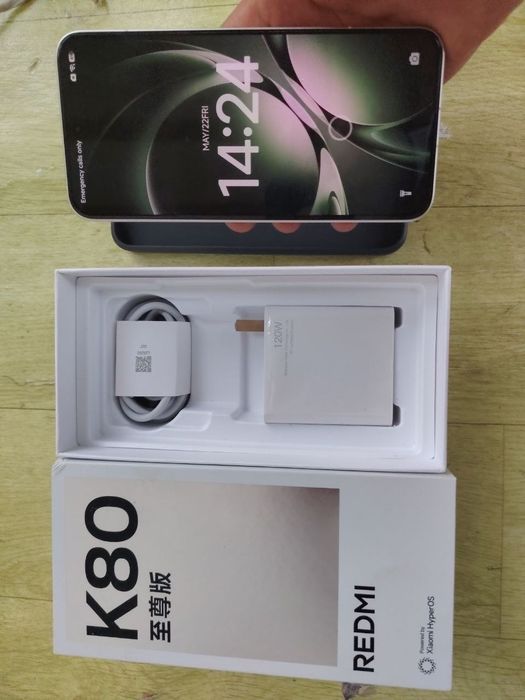 Redmi K80 ultra 12+12/256gb China