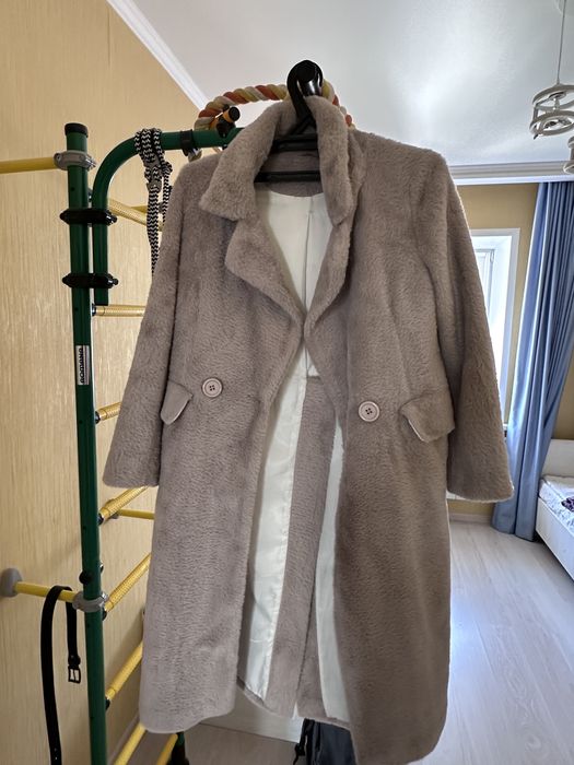 Продам пальто женское зимнее