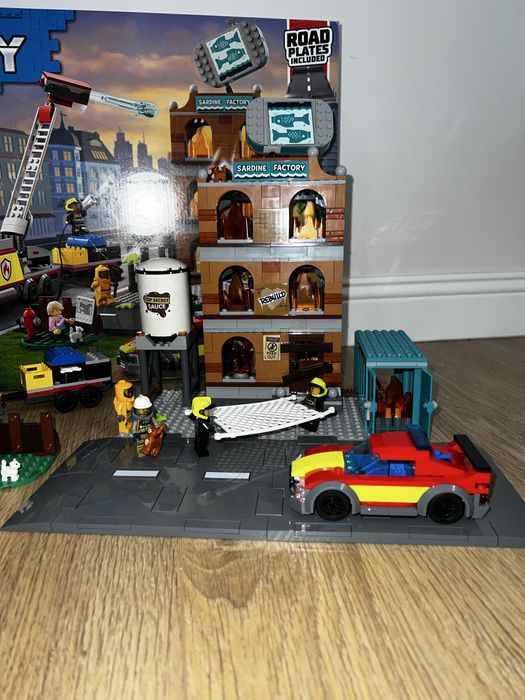 LEGO City 60321 – Brigada de Pompieri (fara moto si un omulet)