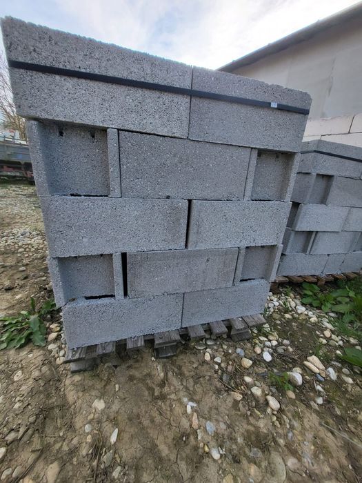 Boltari pentru diferite constructii