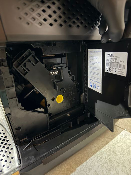 кафе машина Philips EP3246