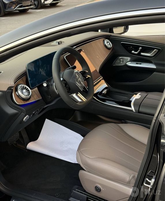 Mercedes-Benz EQE 500 4MATIC - 2025 yil