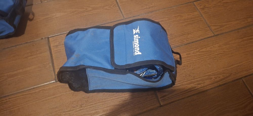 Bocanci și coltari simond