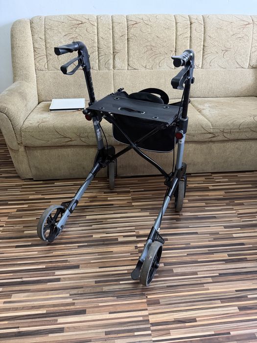 Cadru deplasare batrani dizabilitati din aluminiu cu suspensie