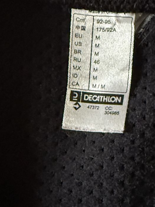 Polar quechua cu gluga de faș bagata in guler