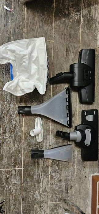 Прахосмукачка за мокро и сухо почистване Bosch BWD421PET