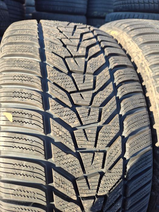 2 Anvelope de IARNA - 245/35/19 - HANKOOK - NOI - DOT 2022 !