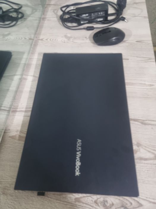 Asus Vivobook loptop