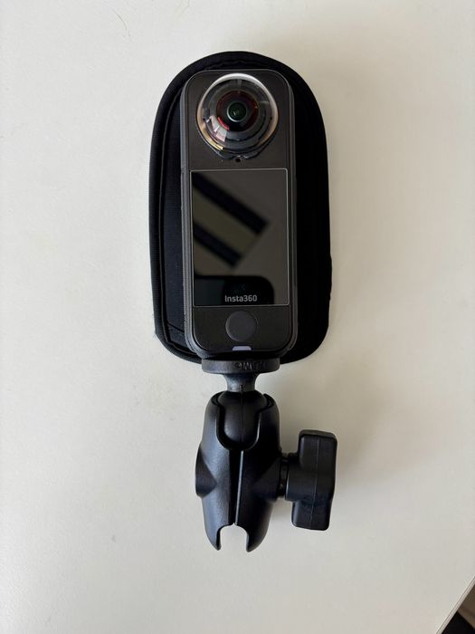 Insta360 X4 Air + Kit Moto + RAM Mounts + Selfie Stick + protecții