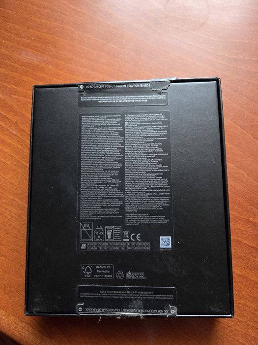 Samsung Galaxy Z Fold5 с кутия