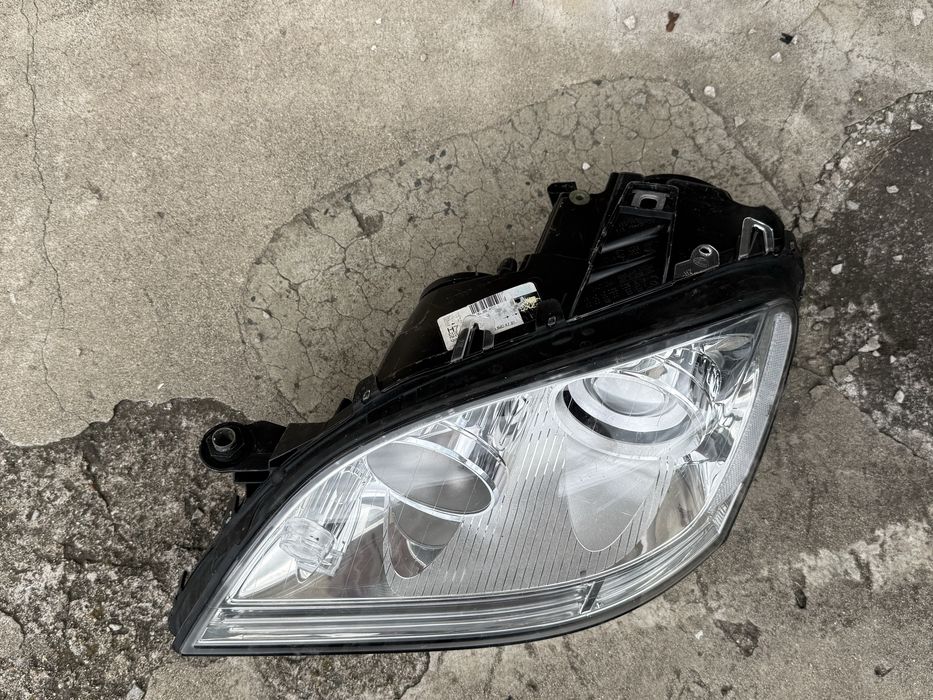 Фар за Mercedes ML W164/Мерцедес МЛ 164