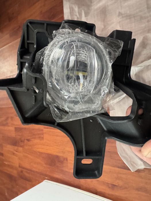 Туманник Тойота Ленд крузер 300