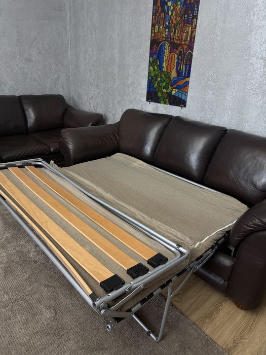 Кожаный диван раскладной