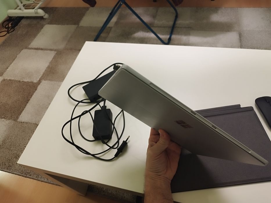 Surface PRO 5, procesor i5, 256 SSD, 8GB RAM