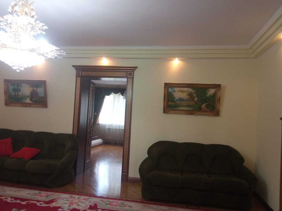 Продается 7 комнатный дом в центре города