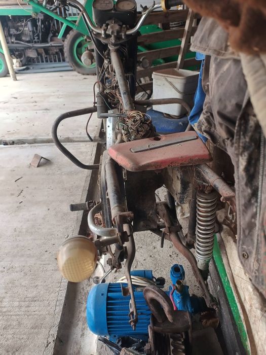 Иж Юпитер  5 ,,разглобен двигател