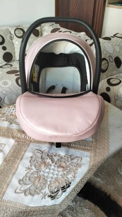 Продавам бебешка количка 3в1