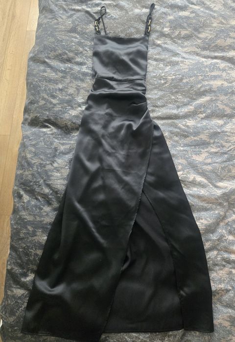 Сатенена рокля ZARA с цепка