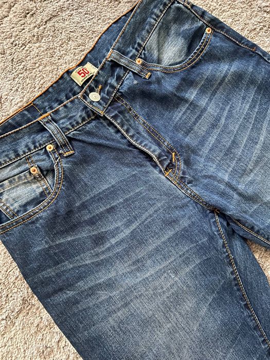 Blugi bărbătești de la marca Levi’s