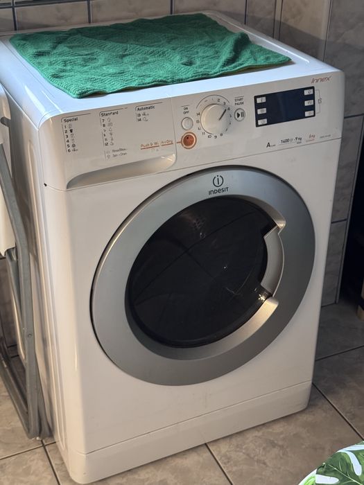 Masina de spalat si uscat indesit