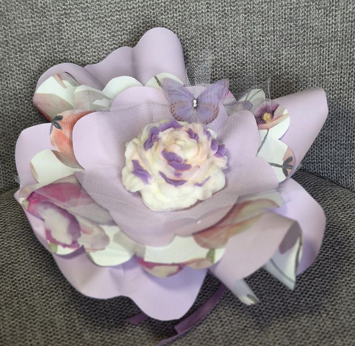 Букети от рози фоам и свещи от соев восък!