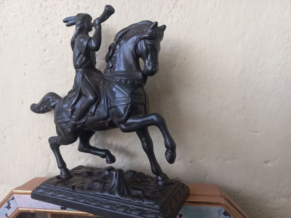 Statuieta bronz-Gornist calare