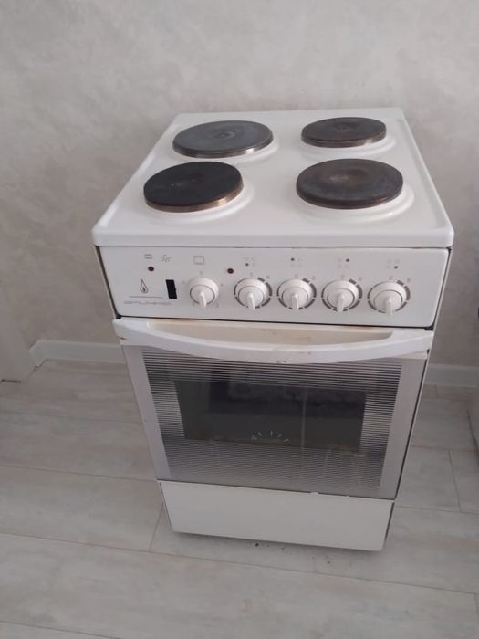 Продам электрическую плиту, холодильник, комод срочно недорого